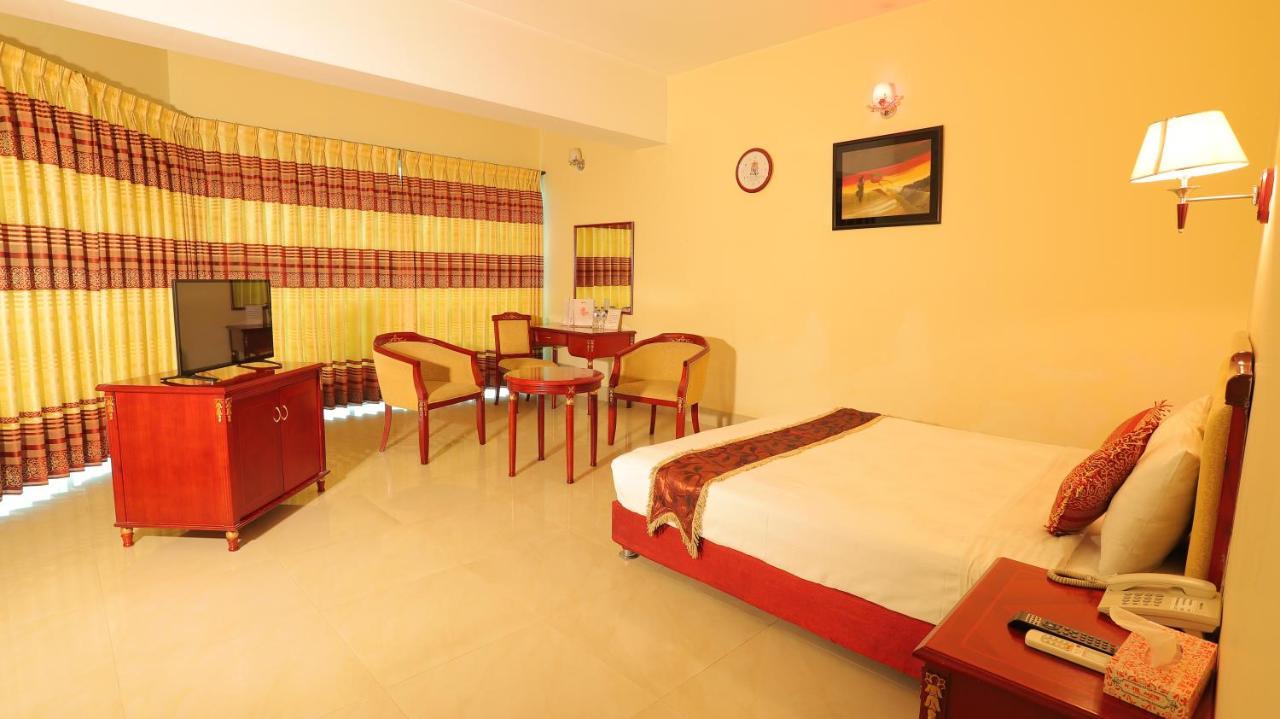 Hotel Metro International Sylhet Exteriör bild
